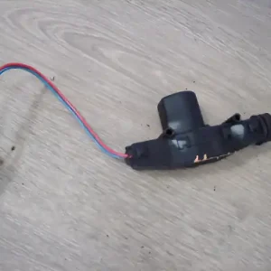 Vedd meg online VW POLO VARIANT 97-01 Központizár motor bontott alkatrész