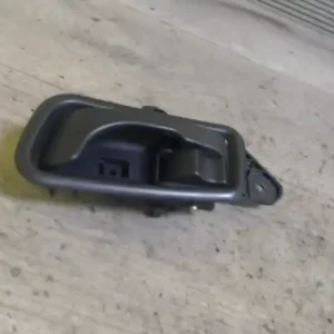 ALFA ROMEO 145 Bal első belső kilincs bontott alkatrész Biztonságos vásárlás