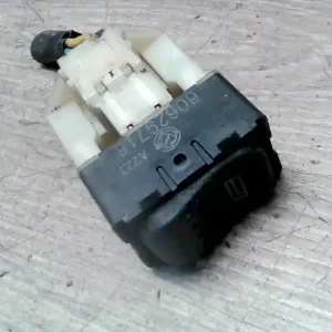 Legnépszerűbb ALFA ROMEO 145 Jobb első ablakemelő kapcsoló bontott alkatrész