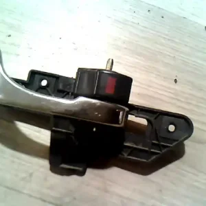 Vedd meg most ALFA ROMEO 146 Jobb első belső kilincs bontott alkatrész