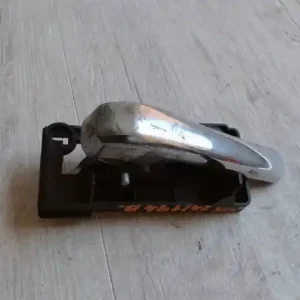 Utolsó esély ALFA ROMEO 147 00.10-04.10 Bal első belső kilincs 3 ajtós bontott alkatrész