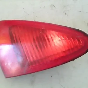 ALFA ROMEO 147 00.10-04.10 Bal belső hátsó lámpa bontott alkatrész Biztonságos fizetés