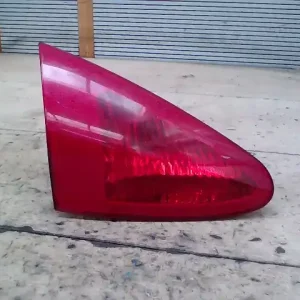 ALFA ROMEO 147 00.10-04.10 Bal belső hátsó lámpa 3 ajtós bontott alkatrész Azonnali szállítás