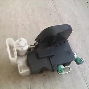 Vedd meg most ALFA ROMEO 147 00.10-04.10 Bal első ajtó zárszerkezet központi záras 3 ajtós bontott alkatrész