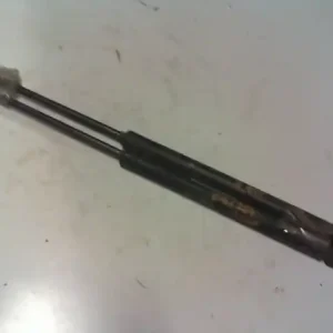 Kedvezményes ár ALFA ROMEO 147 00.10-04.10 Csomagtérajtó kitámasztó teleszkóp pozíció független bontott alkatrész