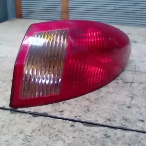 Olcsó ALFA ROMEO 147 00.10-04.10 Jobb hátsó lámpa 3 ajtós bontott alkatrész