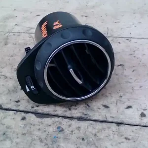 ALFA ROMEO 147 00.10-04.10 Középső szellőző bal bontott alkatrész Ingyenes szállítás