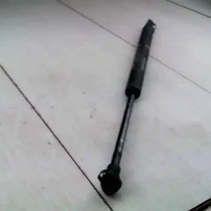 Kiárusítás ALFA ROMEO 147 00.10-04.10 Motorháztető kitámasztó teleszkóp bal motorháztetőbontott alkatrész