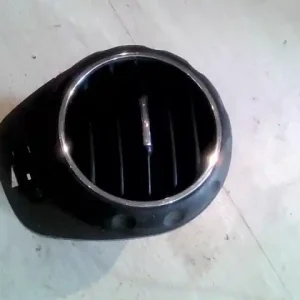 ALFA ROMEO 147 00.10-04.10 Szellőző jobb 3 ajtósbontott alkatrész Árengedmény