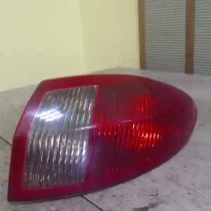 Biztonságos vásárlás ALFA ROMEO 147 04.10-10.05 Jobb hátsó lámpa 3 ajtós bontott alkatrész