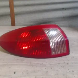 Népszerű ALFA ROMEO 147 04.10-10.05 Bal külső hátsó lámpa háromajtos bontott alkatrész