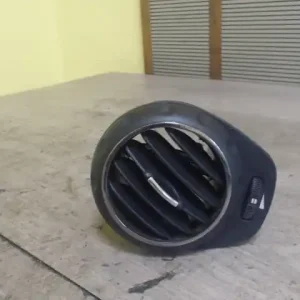 ALFA ROMEO 147 04.10-10.05 Szellőző jobb bontott alkatrész Kihagyhatatlan ajánlat