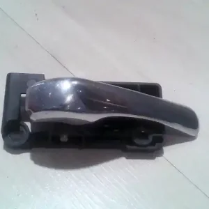 Kiárusítás ALFA ROMEO 156 97-03 Bal első belső kilincs 4 ajtós bontott alkatrész