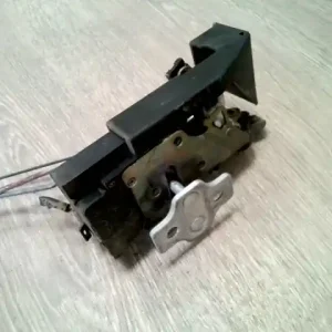 Olcsóbb ALFA ROMEO 156 97-03 Jobb hátsó ajtó zárszerkezet központi záras bontott alkatrész