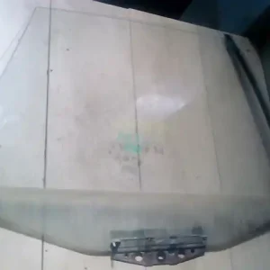 Szezonális akció AUDI 100 82-90 Jobb hátsó ajtóüveg 4 ajtós bontott alkatrész