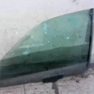 AUDI 100 90-94 Bal első ajtóüveg zöld bontott alkatrész Kedvezmény