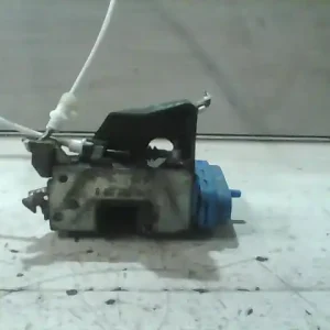 AUDI 100 90-94 Jobb hátsó ajtó zárszerkezet központi záras kombi bontott alkatrész Bestseller