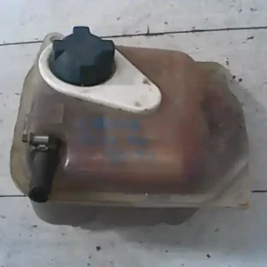 AUDI 100 90-94 Kiegyenlítő tartály bontott alkatrész Ingyenes szállítás
