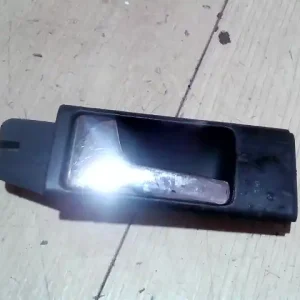 AUDI 100 90-94 Bal első belső kilincs bontott alkatrész Azonnali szállítás