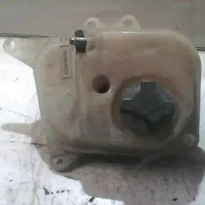 AUDI 80 Kiegyenlítő tartály bontott alkatrész Expressz kézbesítés