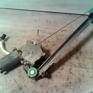 Rendeld meg most AUDI 80 91-94 Bal hátsó ablakemelő szerkezet elektromos kombi bontott alkatrész