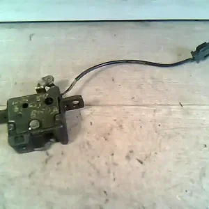 AUDI 80 91-94 Csomagtérajtó zárszerkezet jobb bontott alkatrész Kiárusítás