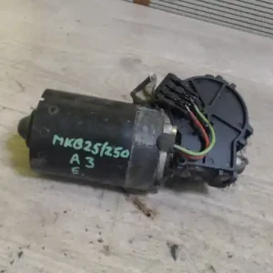 Utolsó esély AUDI A3 96-00 Ablaktörlő motor első bontott alkatrész