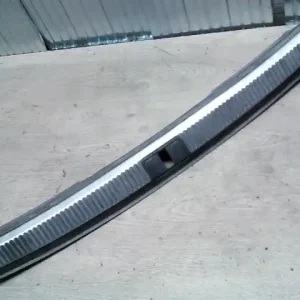 AUDI A4 01-04 Csomagtér burkolat kombi alsó bontott alkatrész Gyors kiszállítás