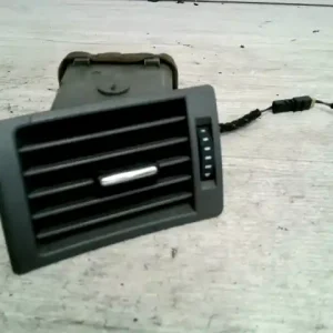 AUDI A4 01-04 Szellőző bal bontott alkatrész Kiárusítás