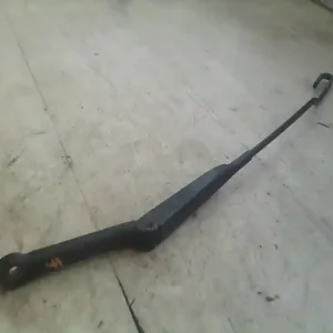 AUDI A4 05-08 Ablaktörlő kar jobb első bontott alkatrész Ne maradj le