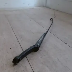 AUDI A4 94-98 Ablaktörlő kar jobb első bontott alkatrész Ingyenes szállítás