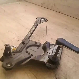 Árengedmény AUDI A4 94-98 Bal hátsó ablakemelő szerkezet mechanikus bontott alkatrész