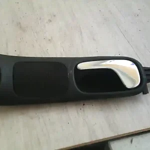 Ajánlat AUDI A4 94-98 Bal első belső kilincs bontott alkatrész