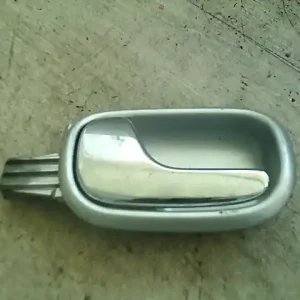 Nézd meg most AUDI A4 94-98 Bal hátsó belső kilincs bontott alkatrész