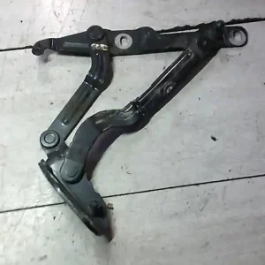 Ne maradj le AUDI A4 94-98 Csomagtérajtó bal ajtózsanér 4 ajtós bontott alkatrész