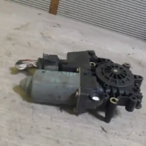 Outlet AUDI A4 94-98 Jobb első ablakemelő motor bontott alkatrész