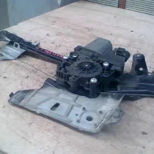 Végkiárusítás AUDI A4 94-98 Jobb hátsó ablakemelő szerkezet elektromos bontott alkatrész