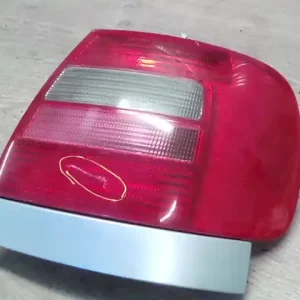 Kedvezményes ár AUDI A4 94-98 Jobb hátsó lámpa 4 ajtós bontott alkatrész