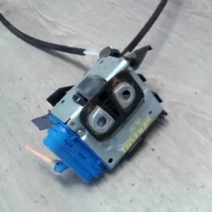 Expressz szállítás AUDI A4 98-01 Bal hátsó ajtó zárszerkezet központi záras bontott alkatrész