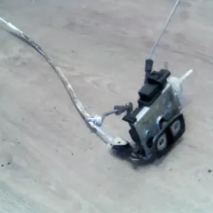 Kedvezményes ár AUDI A4 98-01 Bal első ajtó zárszerkezet központi záras bontott alkatrész