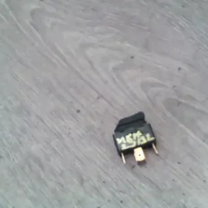 Expressz szállítás AUDI A4 98-01 Jobb első ablakemelő kapcsoló bontott alkatrész