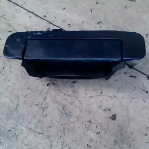 Gyors kiszállítás AUDI A4 98-01 Bal hátsó külső kilincs 4 ajtós bontott alkatrész