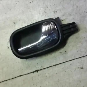 Legkelendőbb AUDI A4 98-01 Jobb hátsó belső kilincs bontott alkatrész