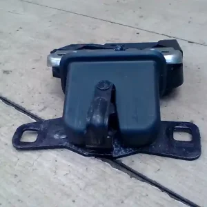 Végkiárusítás AUDI A6 2004.05 - 2008.09 Csomagtér ajtó zárszerkezet 4 ajtós bontott alkatrész