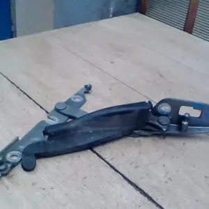 Szezonális akció AUDI A6 2004.05 - 2008.09 Csomagtérajtó jobb ajtózsanér 4 ajtós bontott alkatrész