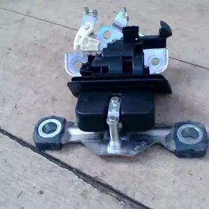 Rendeld meg most AUDI A6 2014.10.01-18.05.31 Csomagtér ajtó zárszerkezet kombi bontott alkatrész