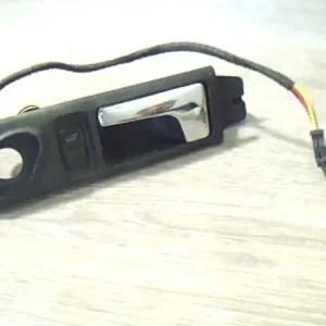 Rendeld meg most AUDI A6 94-97 Bal hátsó belső kilincs elektromos ablak kapcsolóvalbontott alkatrész