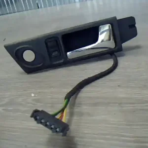 Ne maradj le AUDI A6 94-97 Jobb hátsó belső kilincs bontott alkatrész