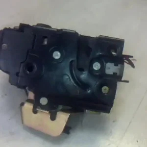 Kedvezmény AUDI A6 97-04 Bal hátsó ajtó zárszerkezet központi záras 4 ajtósbontott alkatrész