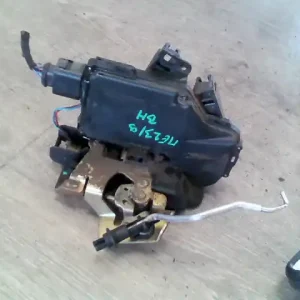 Alacsony ár AUDI A6 97-04 Bal hátsó ajtó zárszerkezet központi záras központizáras bontott alkatrész